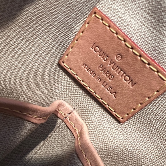 *100% Authentic* Louis Vuitton Trouville Toiletry Bag - Picture 11 of 12